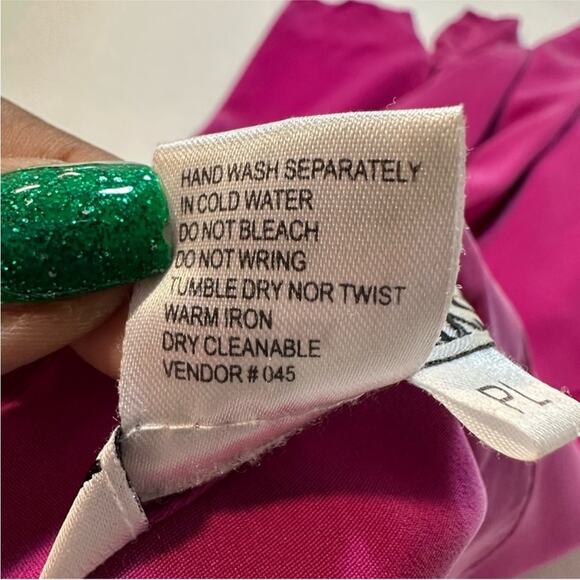 WinterSilks Button Up Blouse Fuchsia
Pink 3/4 Sleeve Size PETITE Large Classic - Picture 7 of 7